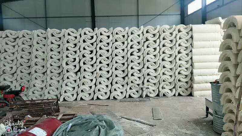 板生产厂家服务为先  岩棉作为保温材料,虽不是保温效果极好的产品,但